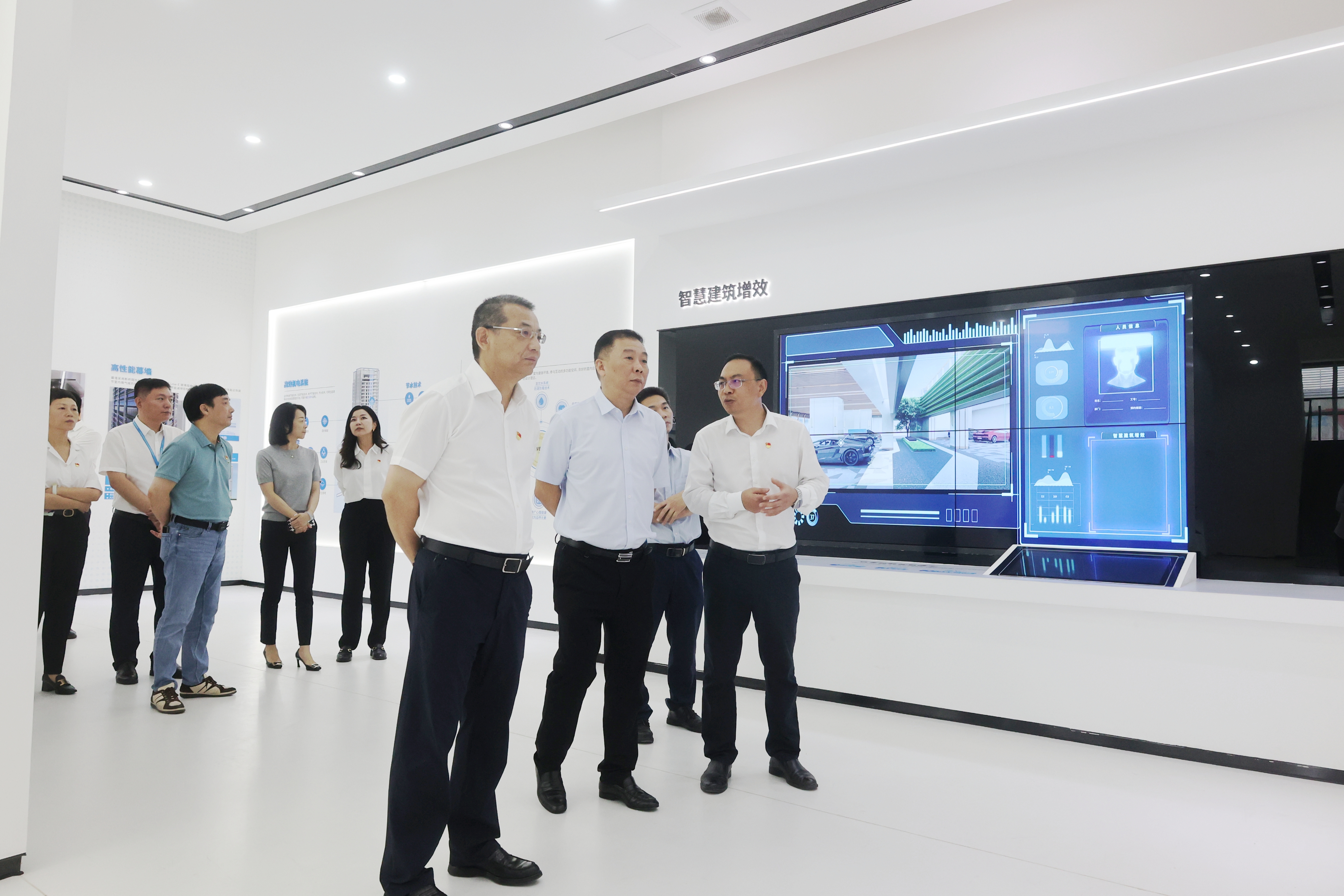 参观智慧建造馆2.jpg